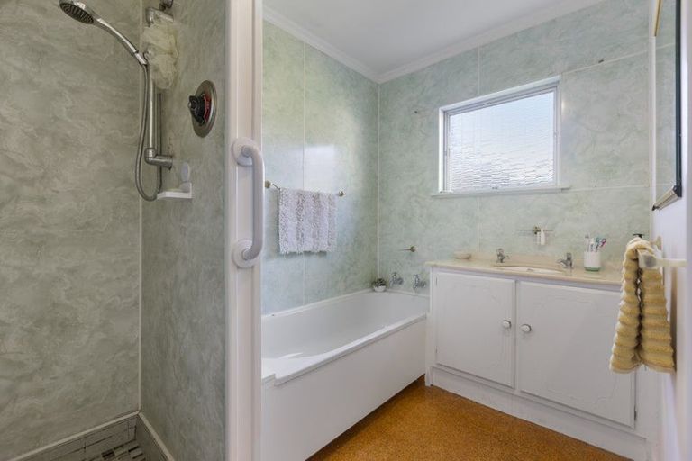 Photo of property in 194a Seaview Road, Westown, New Plymouth, 4310