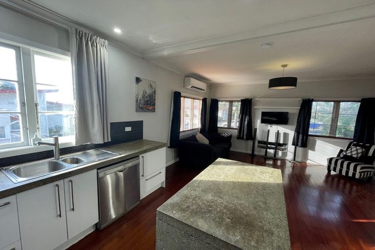 Photo of property in 1/38 Cambridge Terrace, Papatoetoe, Auckland, 2025