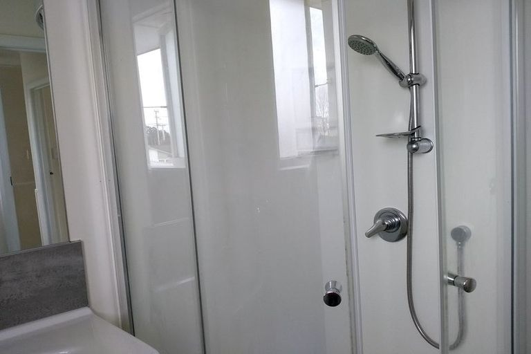 Photo of property in 4/41 Greenslade Crescent, Northcote, Auckland, 0627