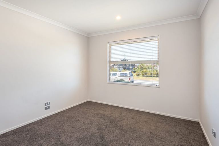 Photo of property in 16 Watkins Drive, Rangiora, 7400