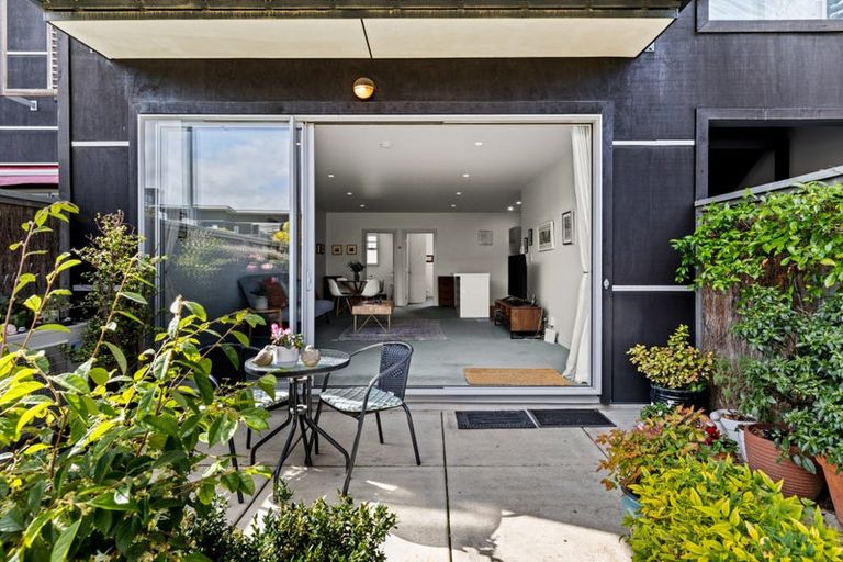 Photo of property in The Terraces, 31/9 Humber Street, Pandora, Napier, 4110