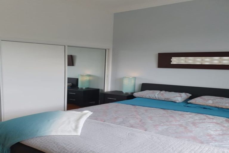 Photo of property in 2 Bayview Road, Paremata, Porirua, 5024