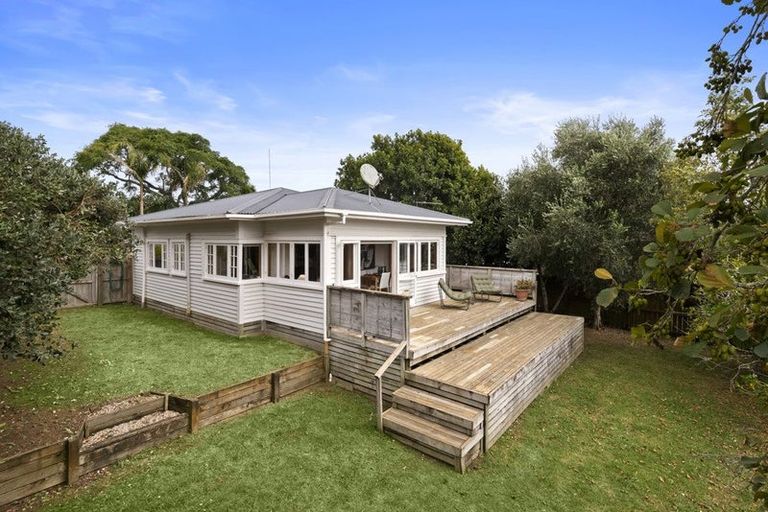 Photo of property in 245a Victoria Street West, Pukekohe, 2120
