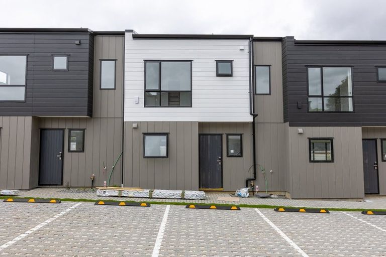 Photo of property in 7/77 Glenmore Road, Sunnyhills, Auckland, 2010