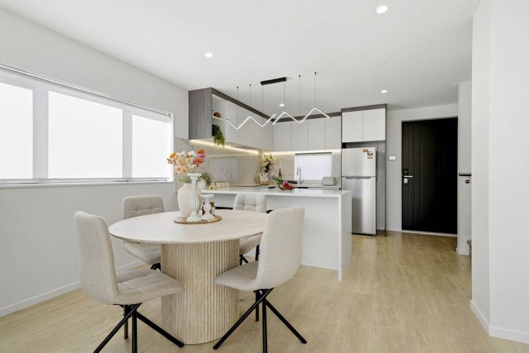 Photo of property in 47a Northcote Road, Hillcrest, Auckland, 0627