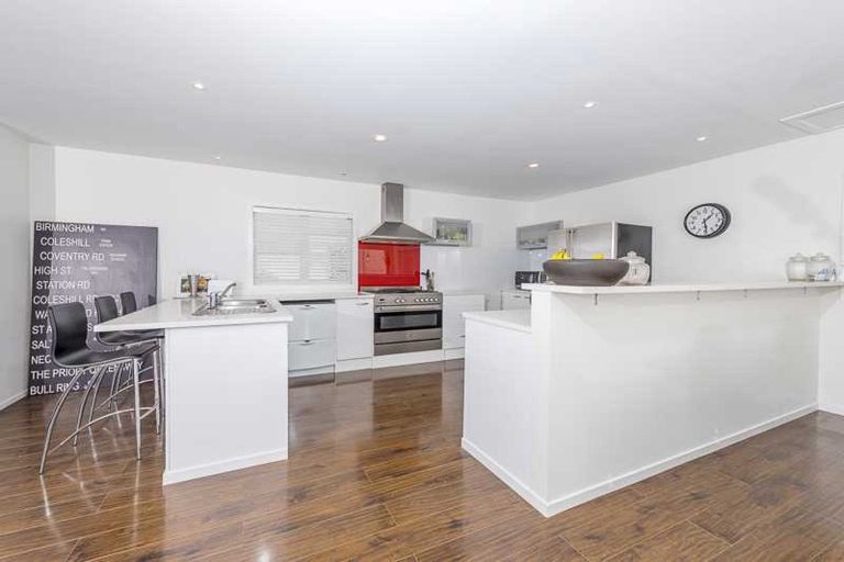 Photo of property in 123a Hobsonville Road, West Harbour, Auckland, 0618