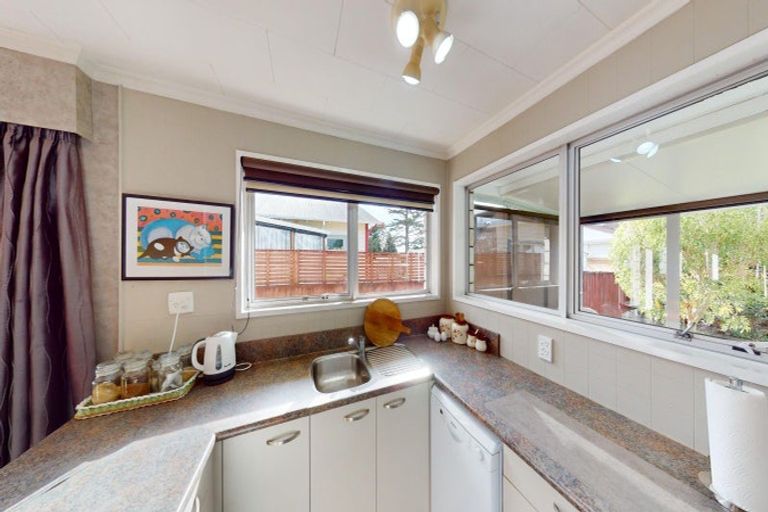 Photo of property in 1 Saint Annes Street, Levin, 5510