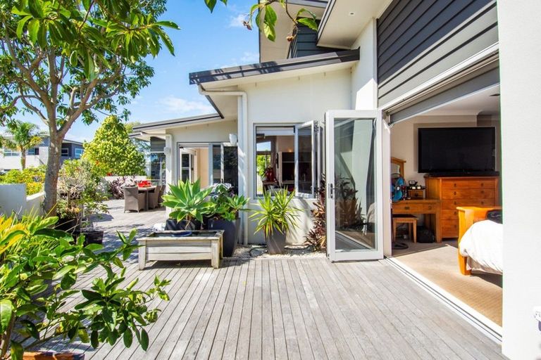 Photo of property in 15 Ella Place, Papamoa Beach, Papamoa, 3118