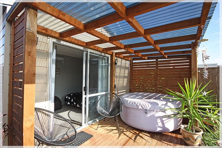 Photo of property in 15 Forbes Road, Foxton Beach, Foxton, 4815