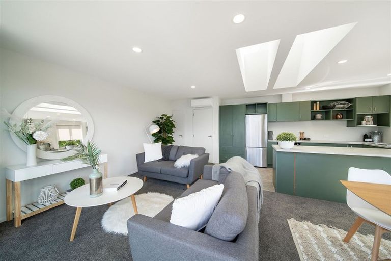 Photo of property in 54d Wynyard Crescent, Fernhill, Queenstown, 9300