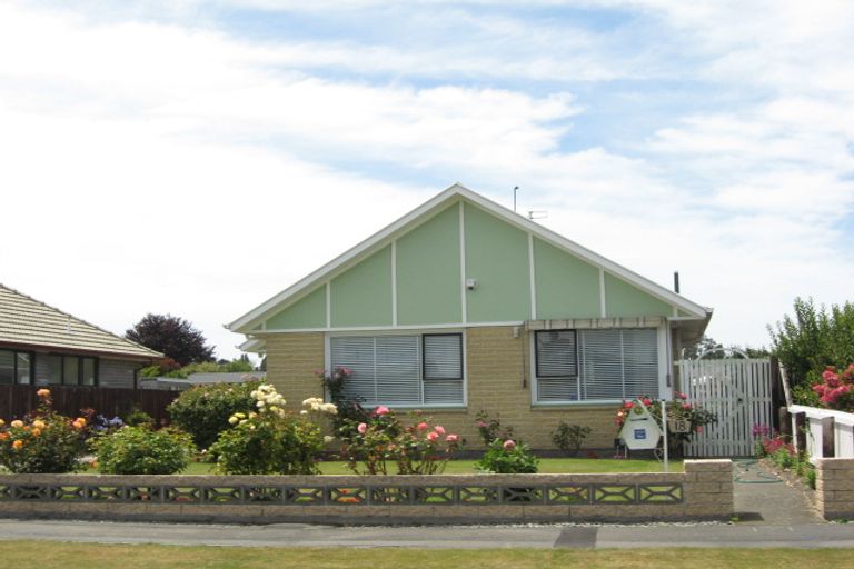 Photo of property in 18 Glenrowan Avenue, Avondale, Christchurch, 8061