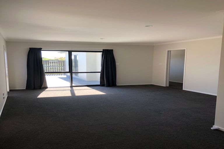 Photo of property in 34 Marion Crescent, Papamoa Beach, Papamoa, 3118