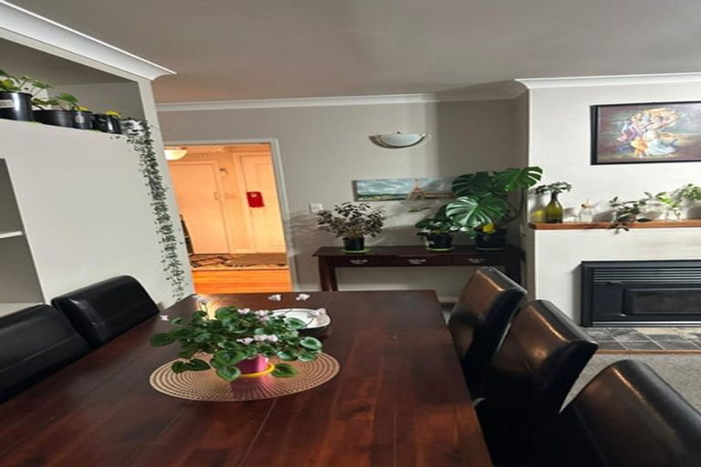 Photo of property in 19 Kiwi Crescent, Tawa, Wellington, 5028