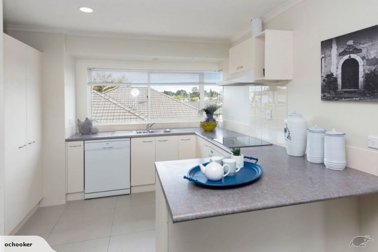 Photo of property in 49 De Quincey Terrace, Highland Park, Auckland, 2010