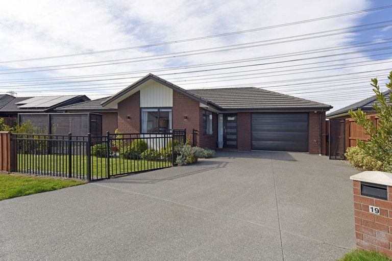 Photo of property in 19 Arabella Crescent, Yaldhurst, Christchurch, 8042