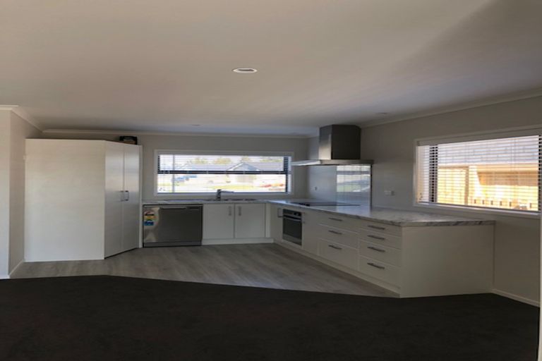 Photo of property in 34 Marion Crescent, Papamoa Beach, Papamoa, 3118