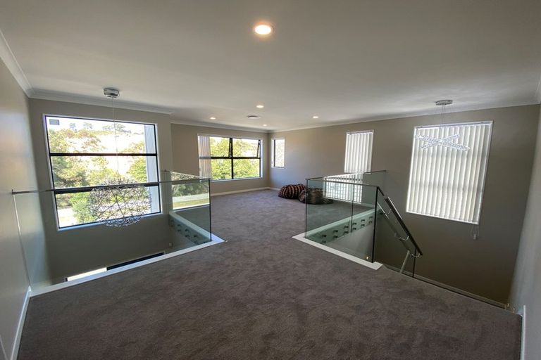 Photo of property in 30 Godfrey Drive, Orewa, 0931