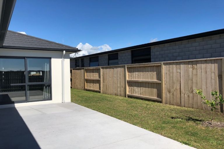 Photo of property in 34 Marion Crescent, Papamoa Beach, Papamoa, 3118