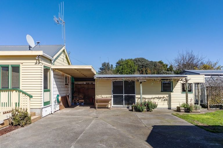 Photo of property in 169 Featherston Street, Palmerston North, 4410