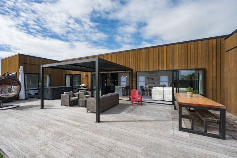 Photo of property in 12 Puketutu Grove, Motueka, 7120