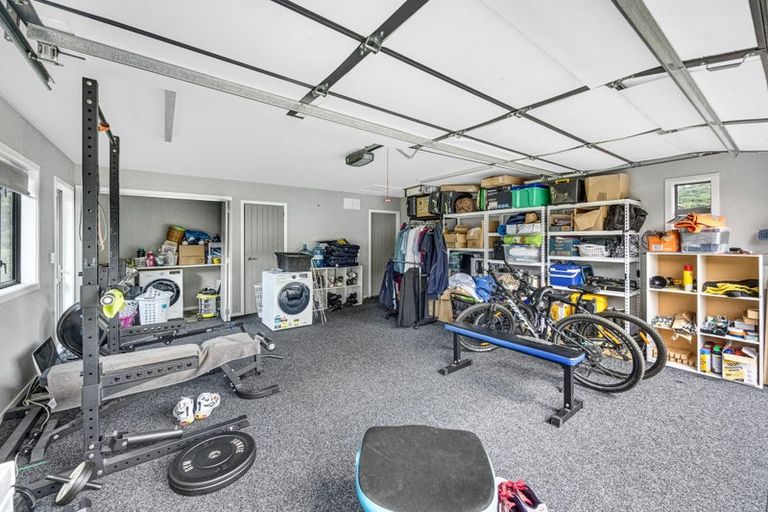 Photo of property in 28 Sunstone Crescent, Brown Owl, Upper Hutt, 5018