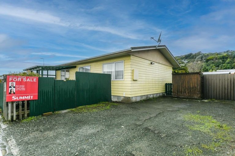 Photo of property in 2/16 Parkers Road, Tahunanui, Nelson, 7011