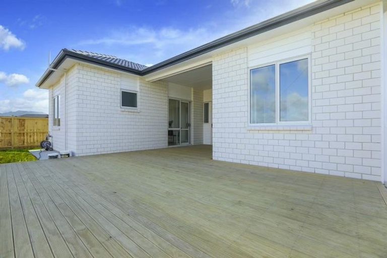 Photo of property in 8 Rossbeg Lane, Flat Bush, Auckland, 2019
