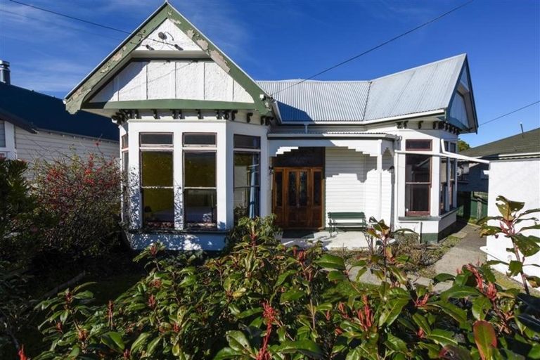 Photo of property in 28 Coughtrey Street, Saint Clair, Dunedin, 9012