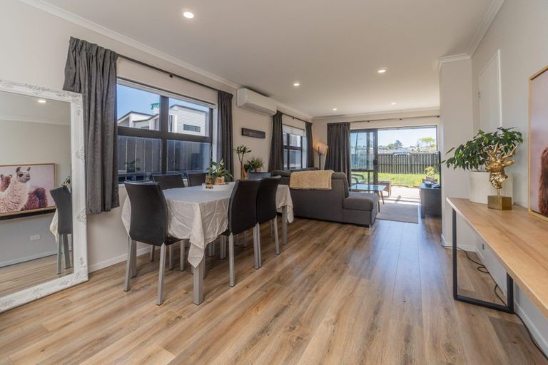 Photo of property in 8c Lumbarda Drive, Kumeu, 0810