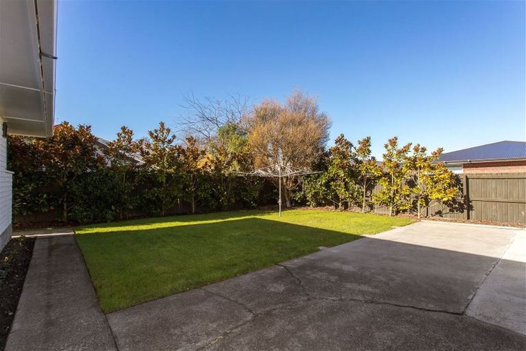 Photo of property in 2/76 Grants Road, Papanui, Christchurch, 8053