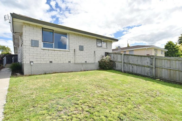 Photo of property in 1/5 James Condon Place, Redwood, Christchurch, 8051