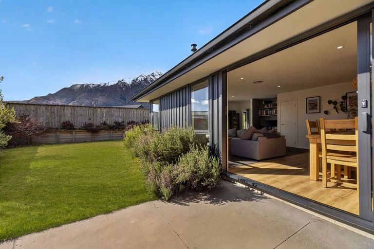 Photo of property in 26 Coopworth Road, Jacks Point, 9371