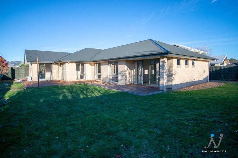 Photo of property in 3 Rooney Place, Aidanfield, Christchurch, 8025