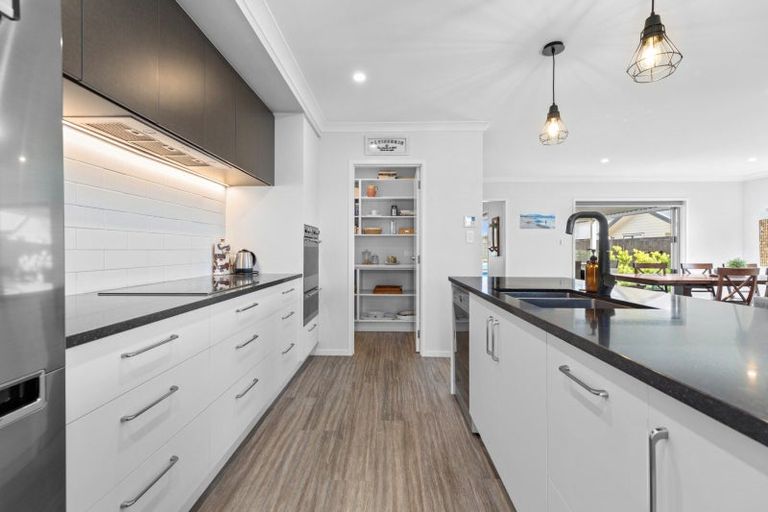 Photo of property in 32 Montiicola Drive, Papamoa Beach, Papamoa, 3118