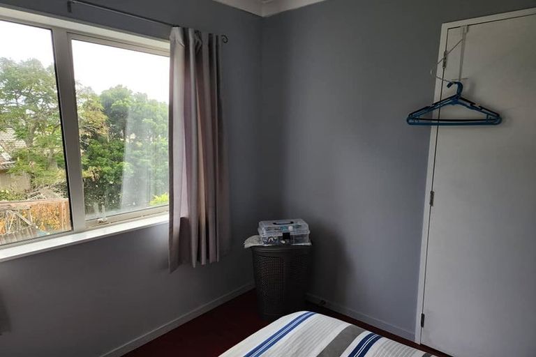 Photo of property in 24 Holt Avenue, Torbay, Auckland, 0630