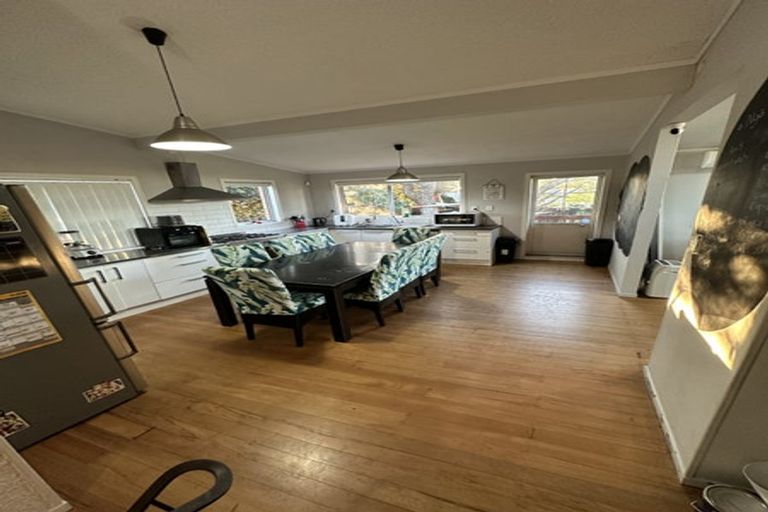 Photo of property in 6 Minton Place, Manurewa, Auckland, 2102