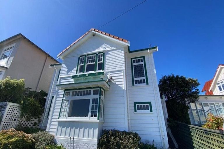 Photo of property in 57 The Crescent, Roseneath, Wellington, 6011