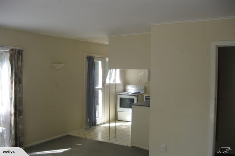 Photo of property in 15a Rakeiora Grove, Korokoro, Lower Hutt, 5012