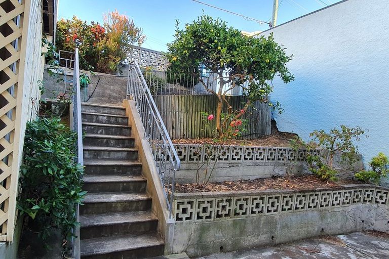 Photo of property in 42 Waipapa Road, Hataitai, Wellington, 6021
