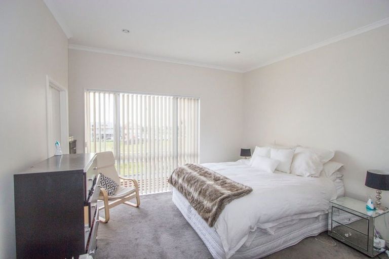 Photo of property in 17 Hakawai Avenue, Takanini, 2112