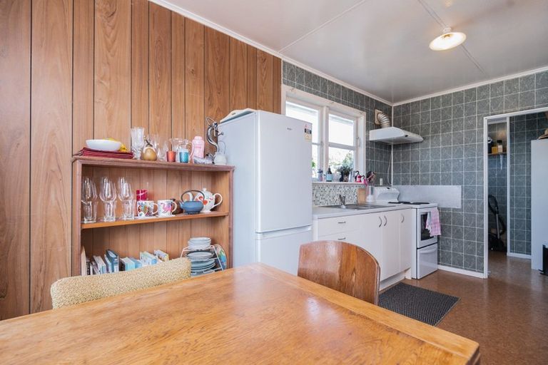 Photo of property in 31 Swansea Street, Cannons Creek, Porirua, 5024