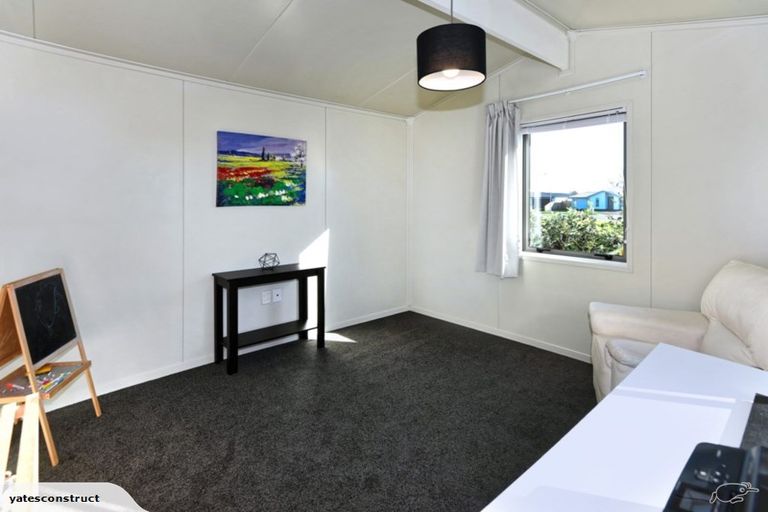 Photo of property in 3 Kingsbridge Drive, Burwood, Christchurch, 8083