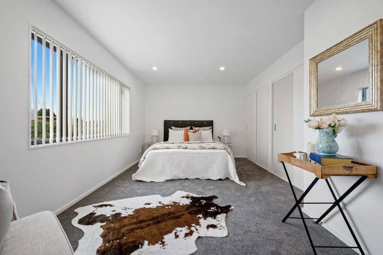 Photo of property in 26d Hutchinsons Road, Bucklands Beach, Auckland, 2014