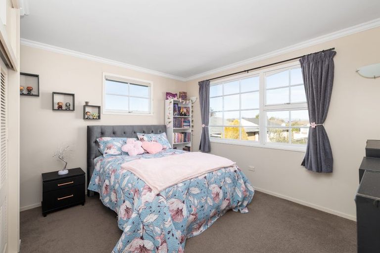 Photo of property in 18 Delaware Crescent, Russley, Christchurch, 8042