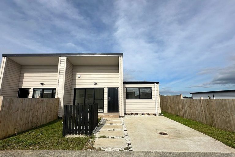 Photo of property in 15b Poruru Close, Papakura, 2110