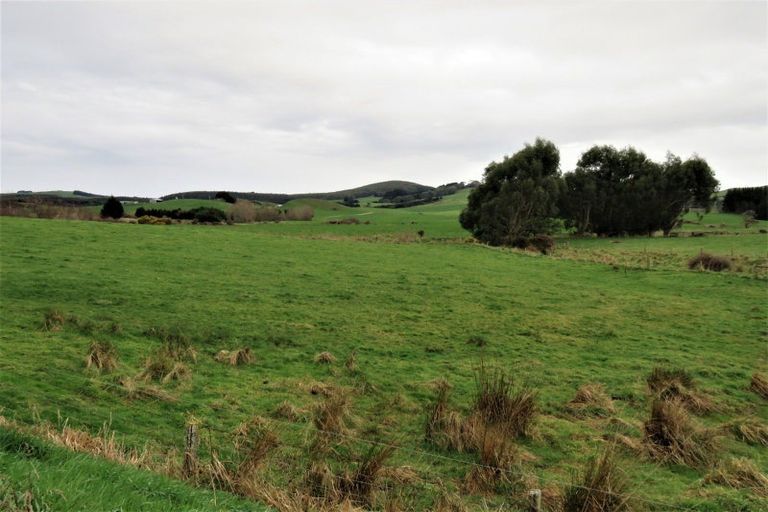 Photo of property in 9 Neill Road, Tokanui, 9884