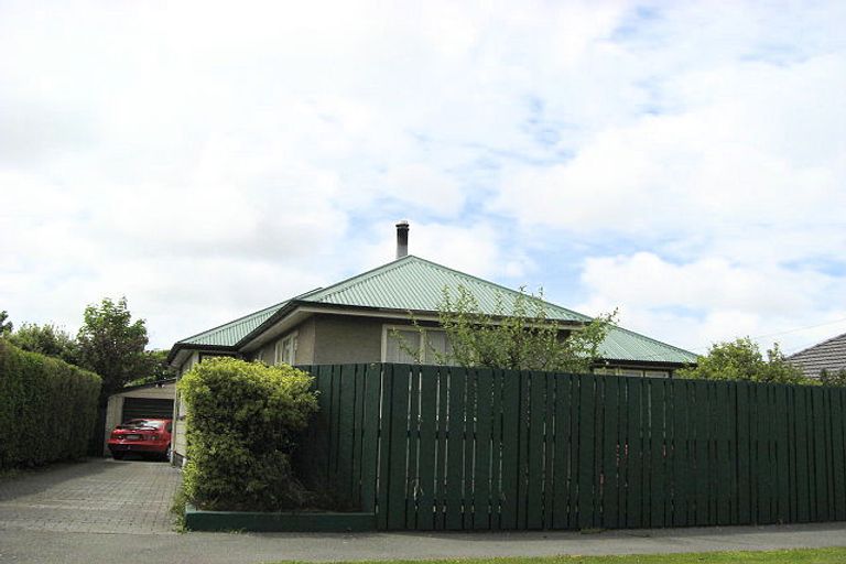Photo of property in 6 Bateman Avenue, Bryndwr, Christchurch, 8053