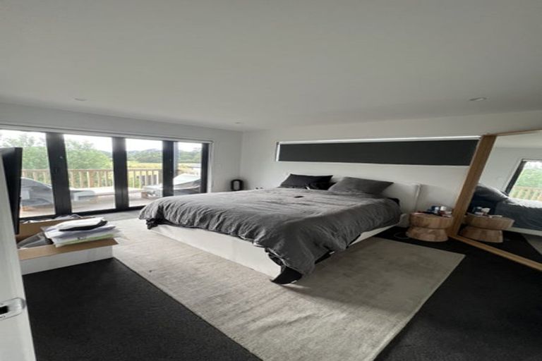 Photo of property in 35 Vogwill Road, Kumeu, 0810