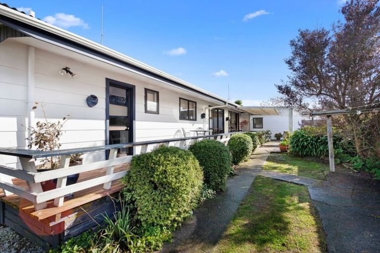 Photo of property in 1 Edgewater Grove, Whakatane, 3120