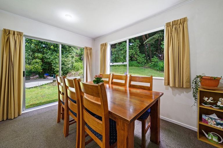 Photo of property in 18 Westhaven Drive, Tawa, Wellington, 5028